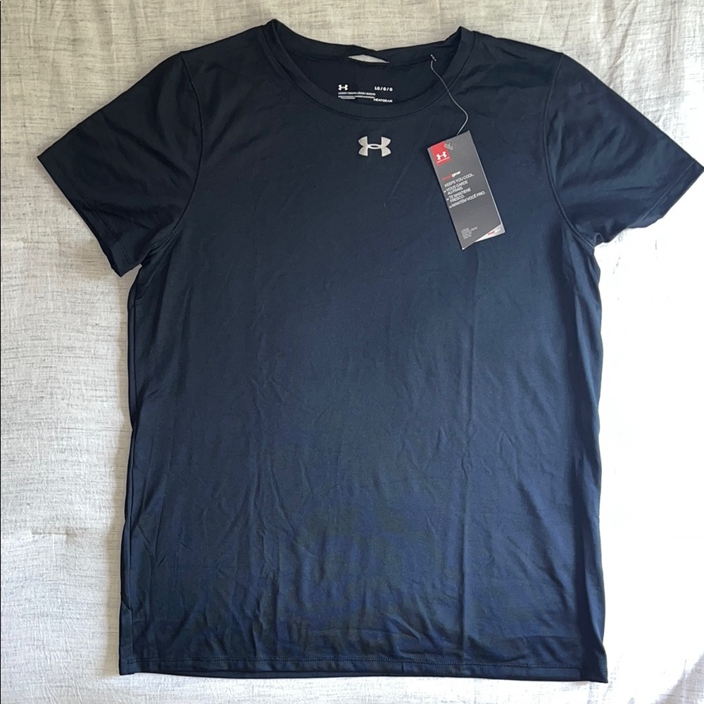 NWT under armour women’s athletic t shirt
